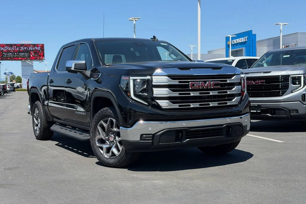 New 2026 Onyx Black GMC SLE image 1