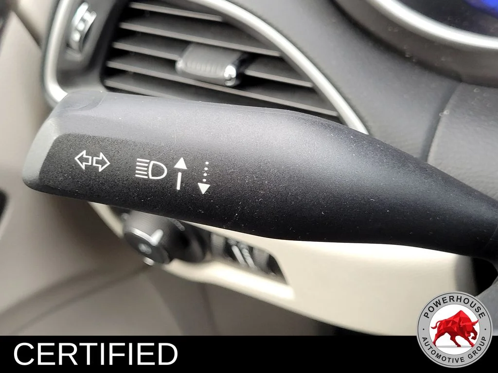 Used 2023 Blue Chrysler Touring L image 31