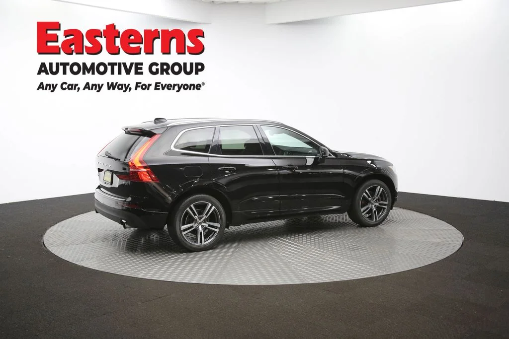 Used 2019 Black Volvo T5 Momentum image 44