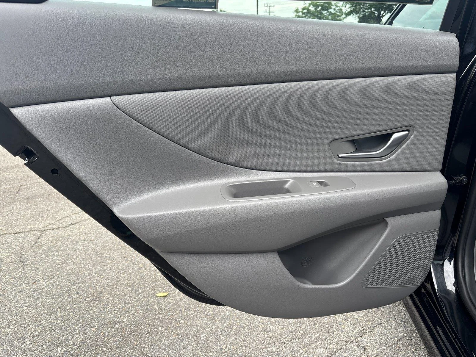 Used 2022 Phantom Black Hyundai SEL image 31