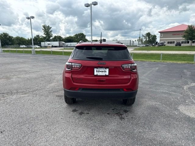 New 2026 Red Hot Pearlcoat Jeep Latitude image 6