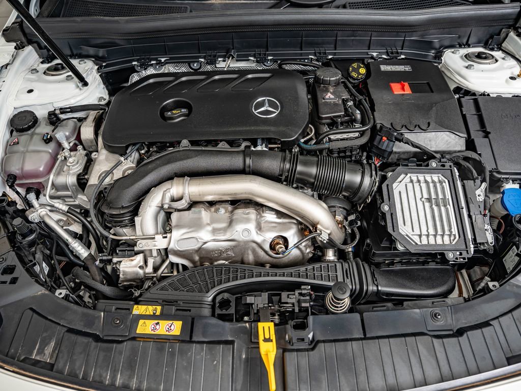 Certified Used 2026 Polar White Mercedes-Benz GLB 250 image 41