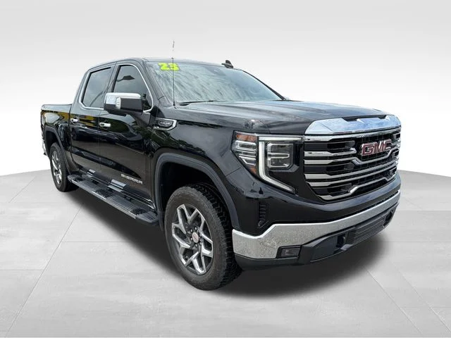 2023 GMC Sierra 4WD Crew Cab Short Box SLT's photo