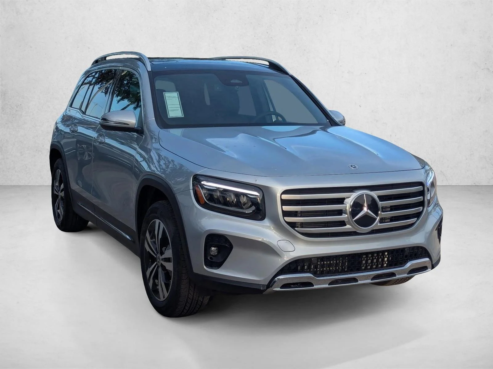 Used 2026 Cirrus Silver Metallic Mercedes-Benz GLB 250 image 3