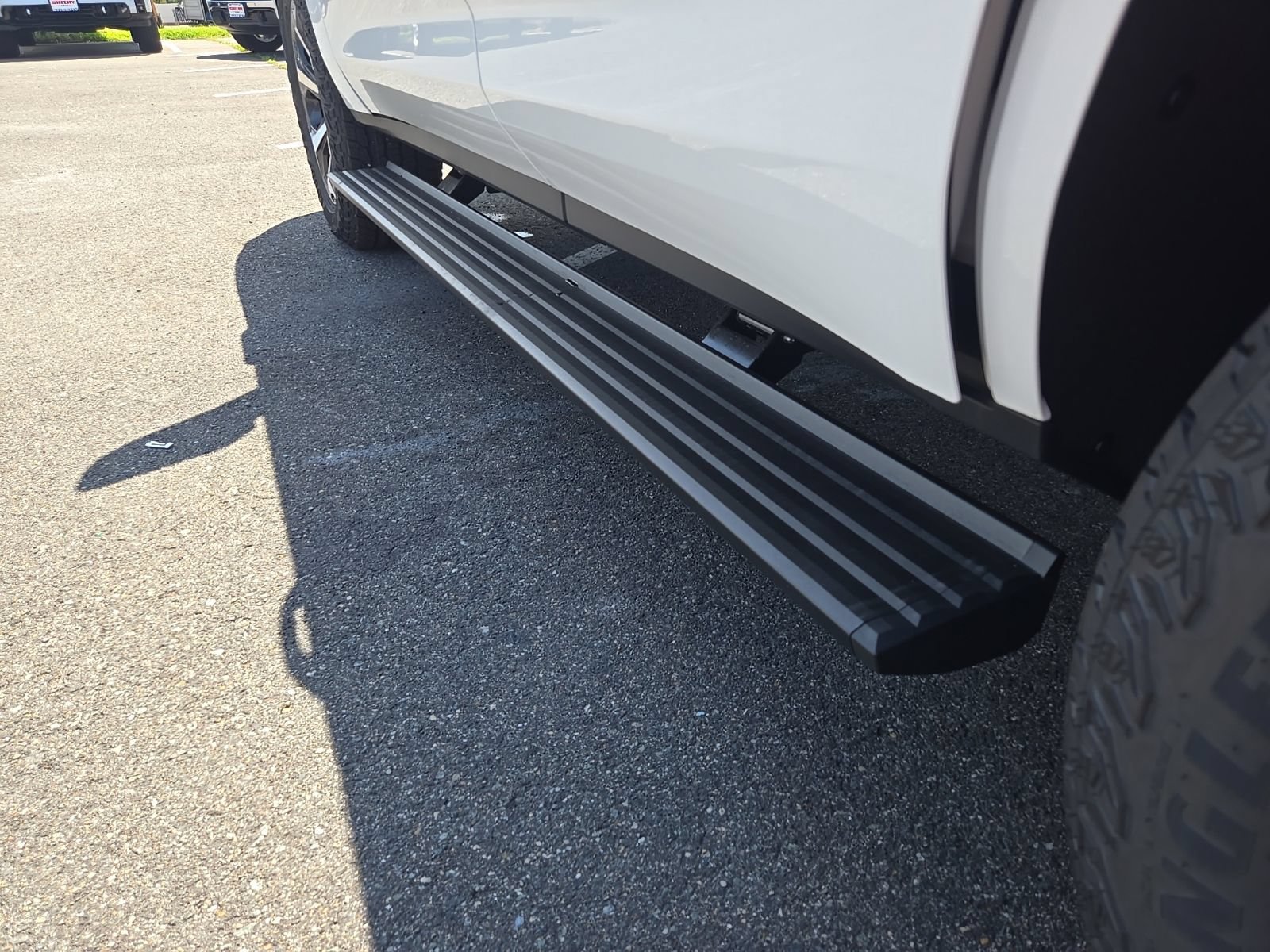 2026 GMC Yukon AT4 Ultimate - Photo 16