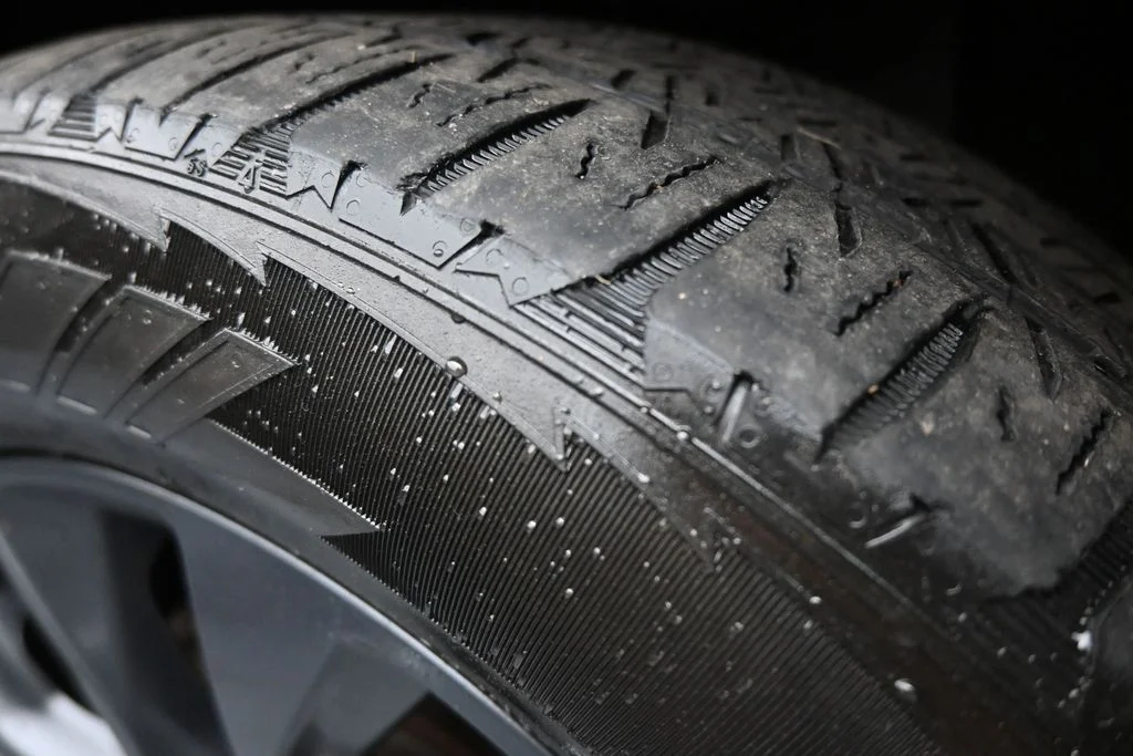 Used 2019 Gray Chevrolet RS image 31