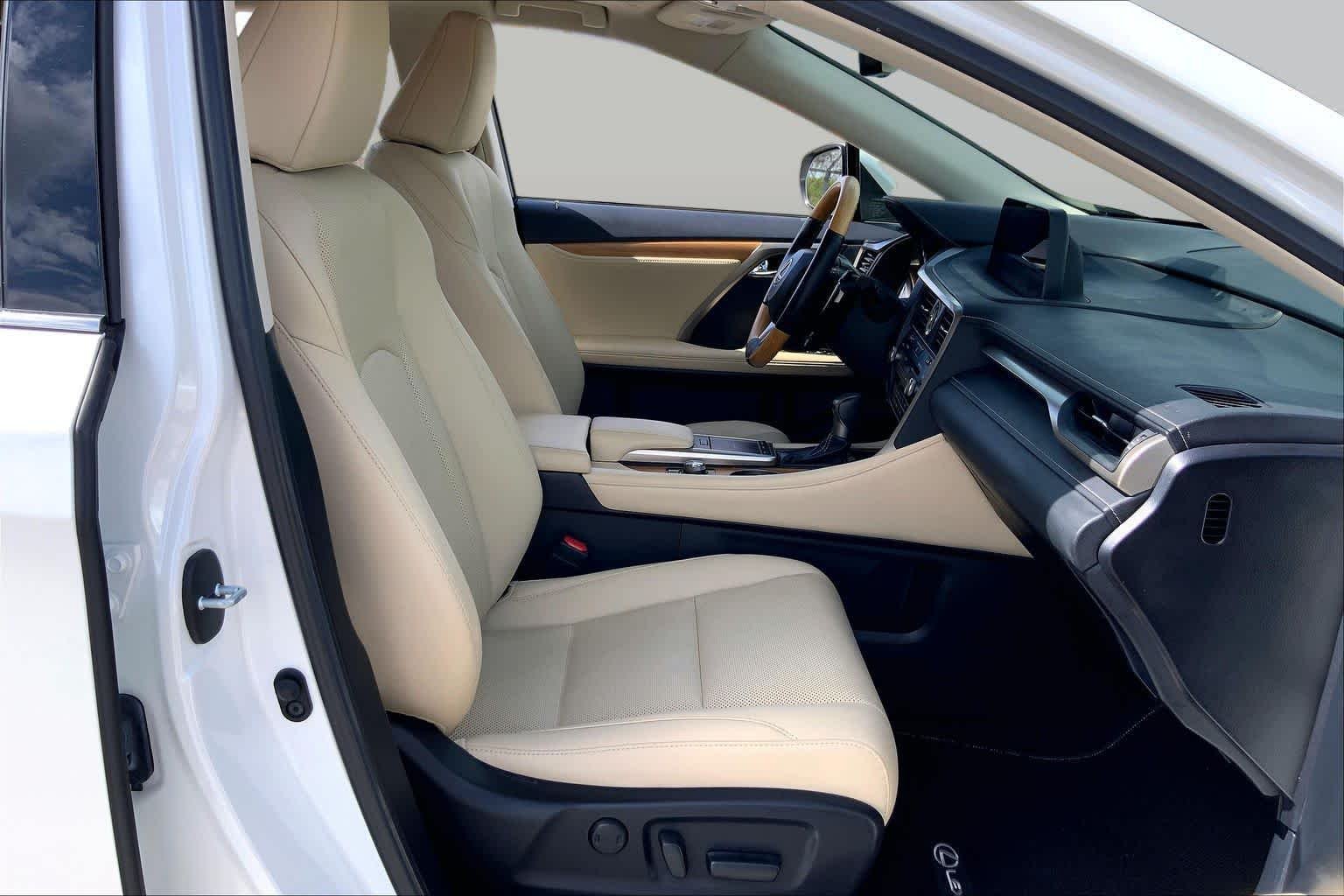 Used 2021 Eminent White Pearl Lexus  image 9