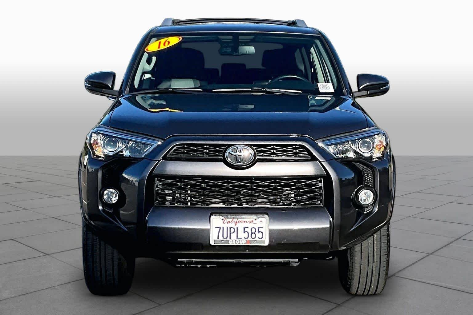 Used 2016 Magnetic Gray Metallic Toyota SR5 Premium image 3