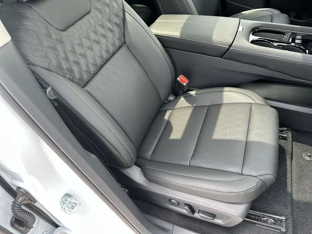 New 2026 Everest White Pearl TriCoat Nissan Platinum image 28