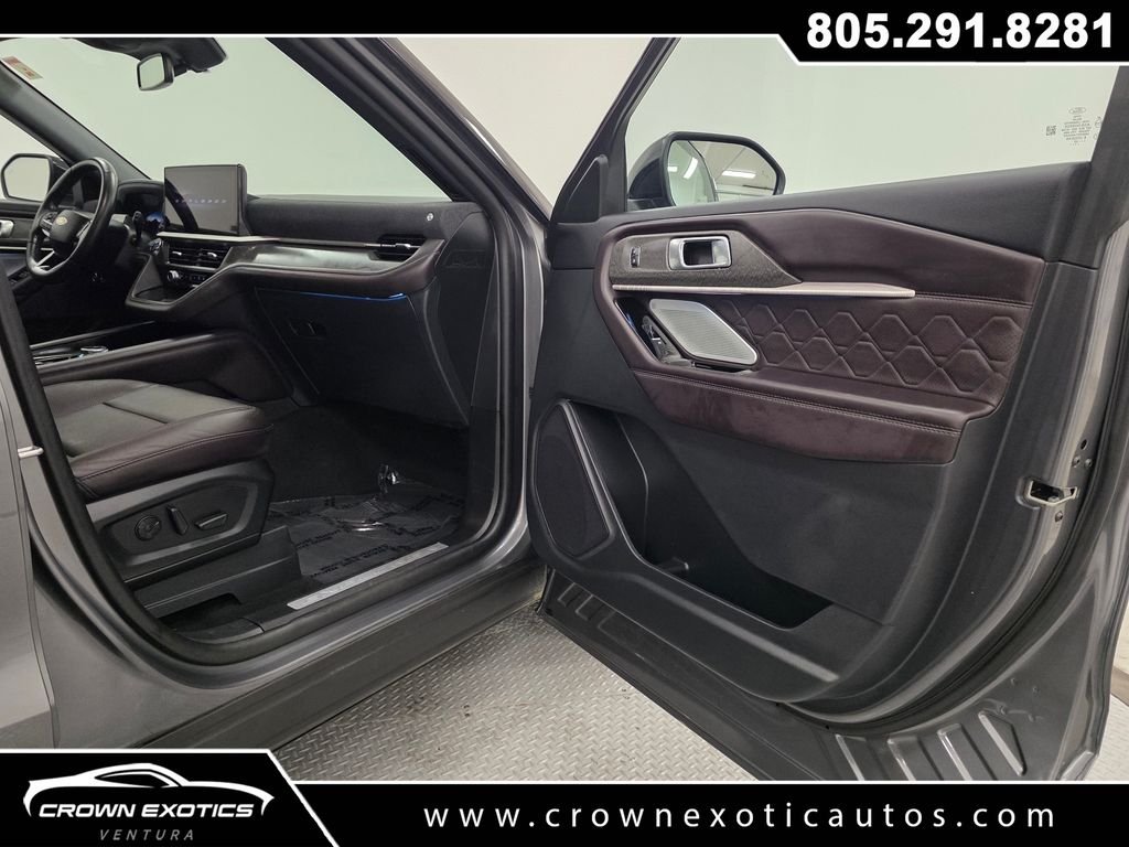 Used 2025 Gray Ford Platinum image 10