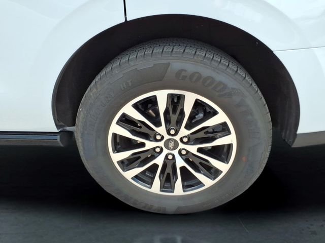 Used 2025 Silver Ford Platinum image 12