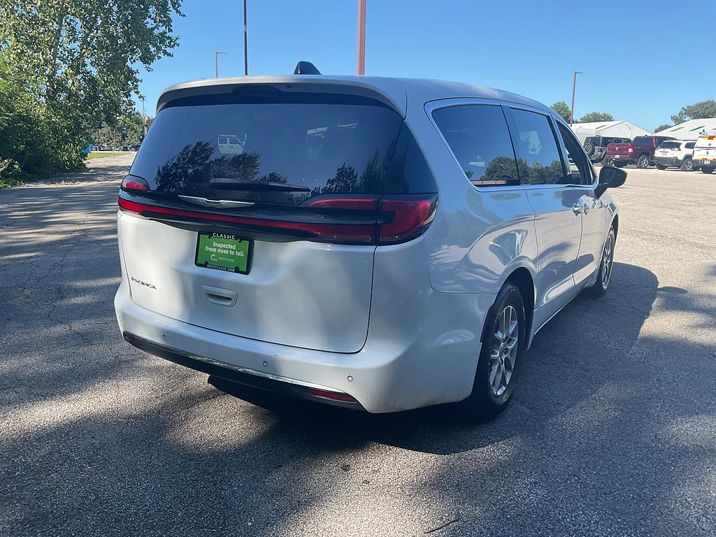 Used 2024 Bright White Clear Coat Chrysler Touring L image 5