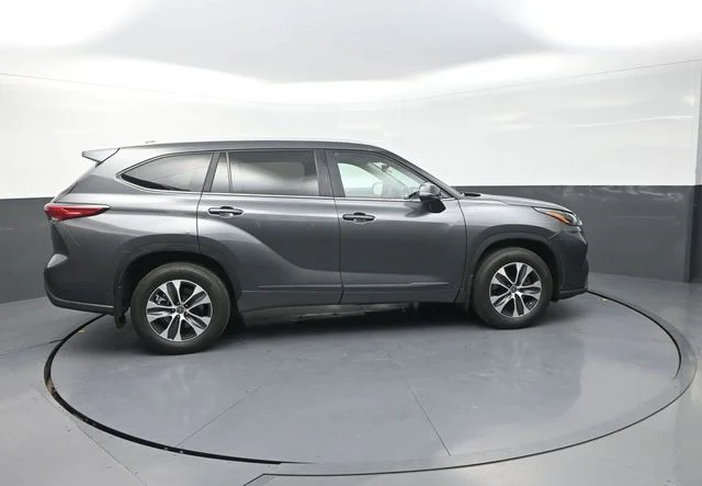 Used 2023 Gray Toyota XLE image 9