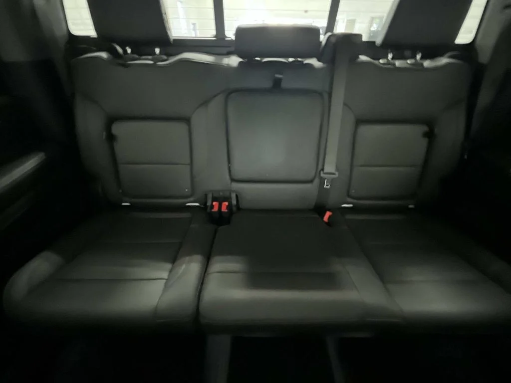 Used 2025 Summit White Chevrolet LT image 30