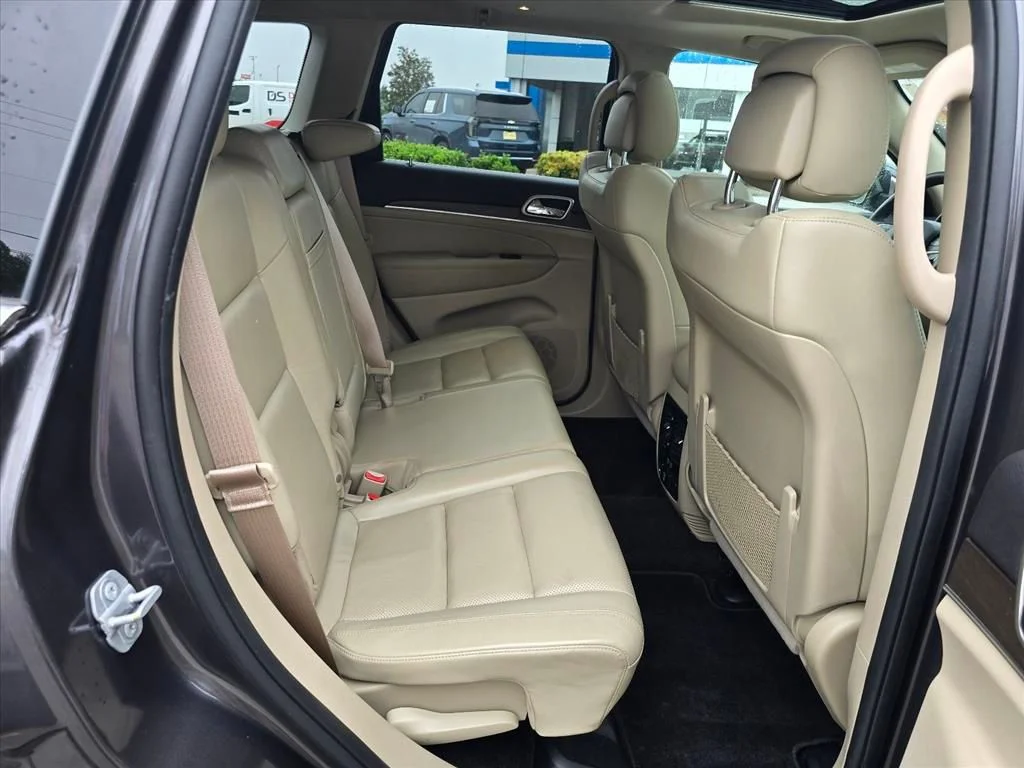 Used 2017 Gray Jeep Limited image 14