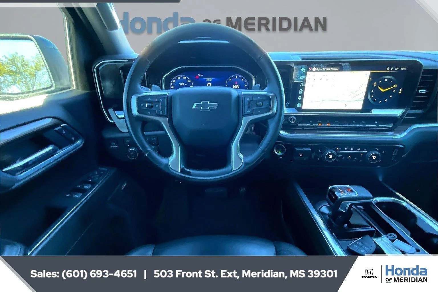 Used 2025 Summit White Chevrolet RST image 5