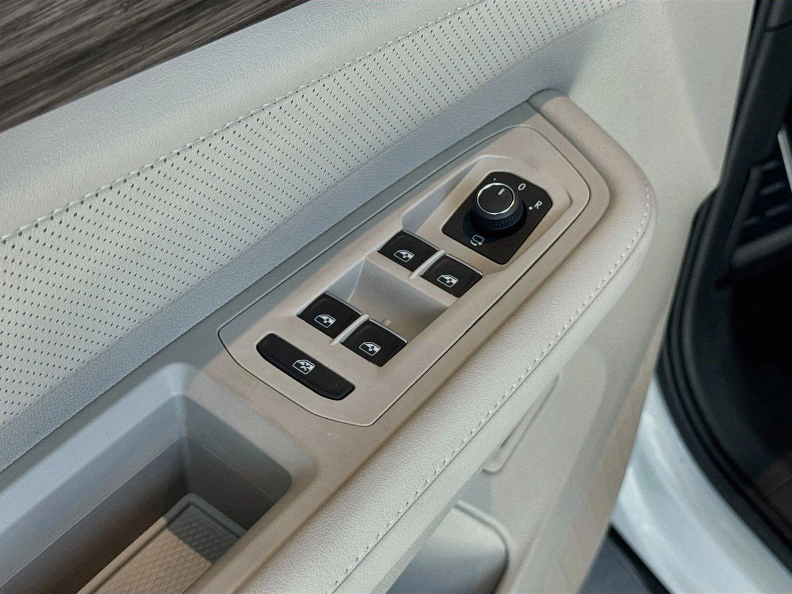New 2026 Opal White Pearl Volkswagen 2.0T SEL Premium R-Line image 17