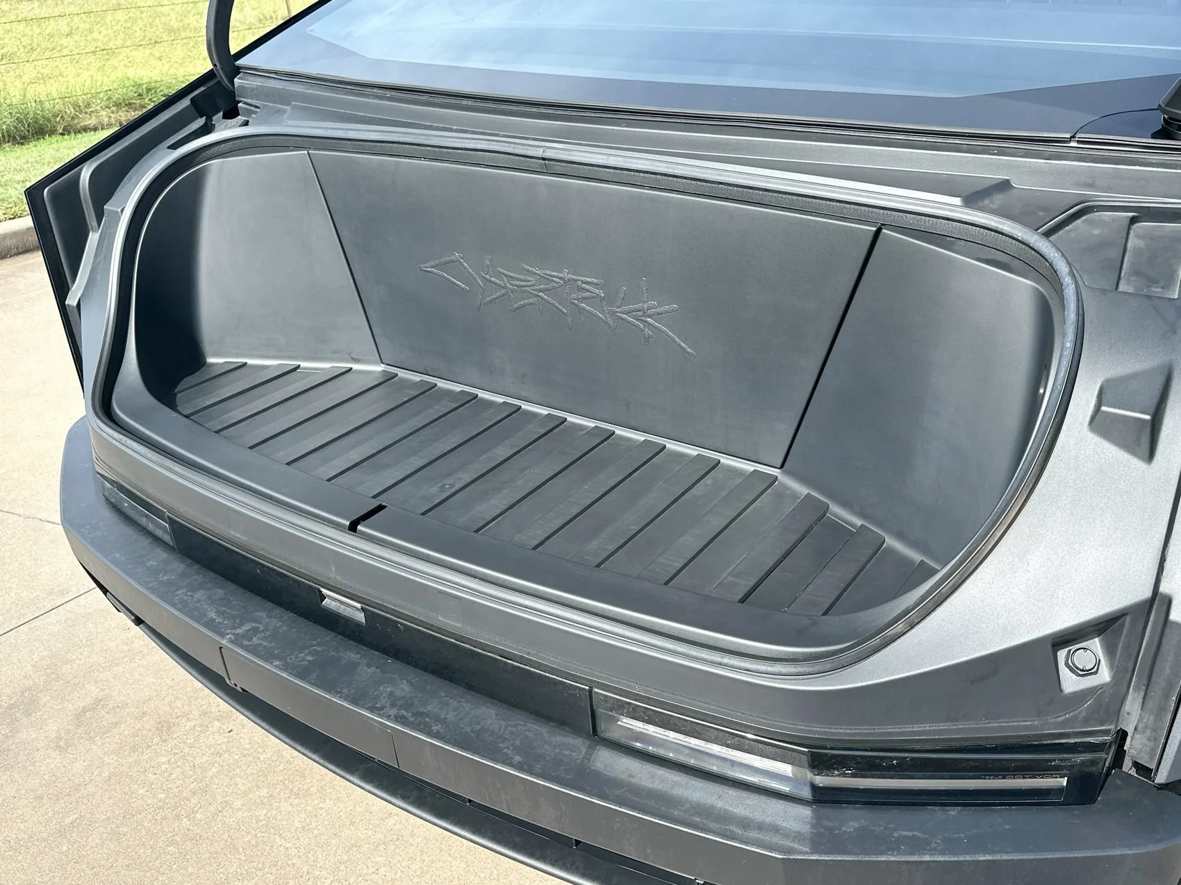 Used 2024 Black Tesla  image 29
