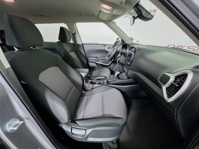 2024 Kia Soul LX - Photo 35
