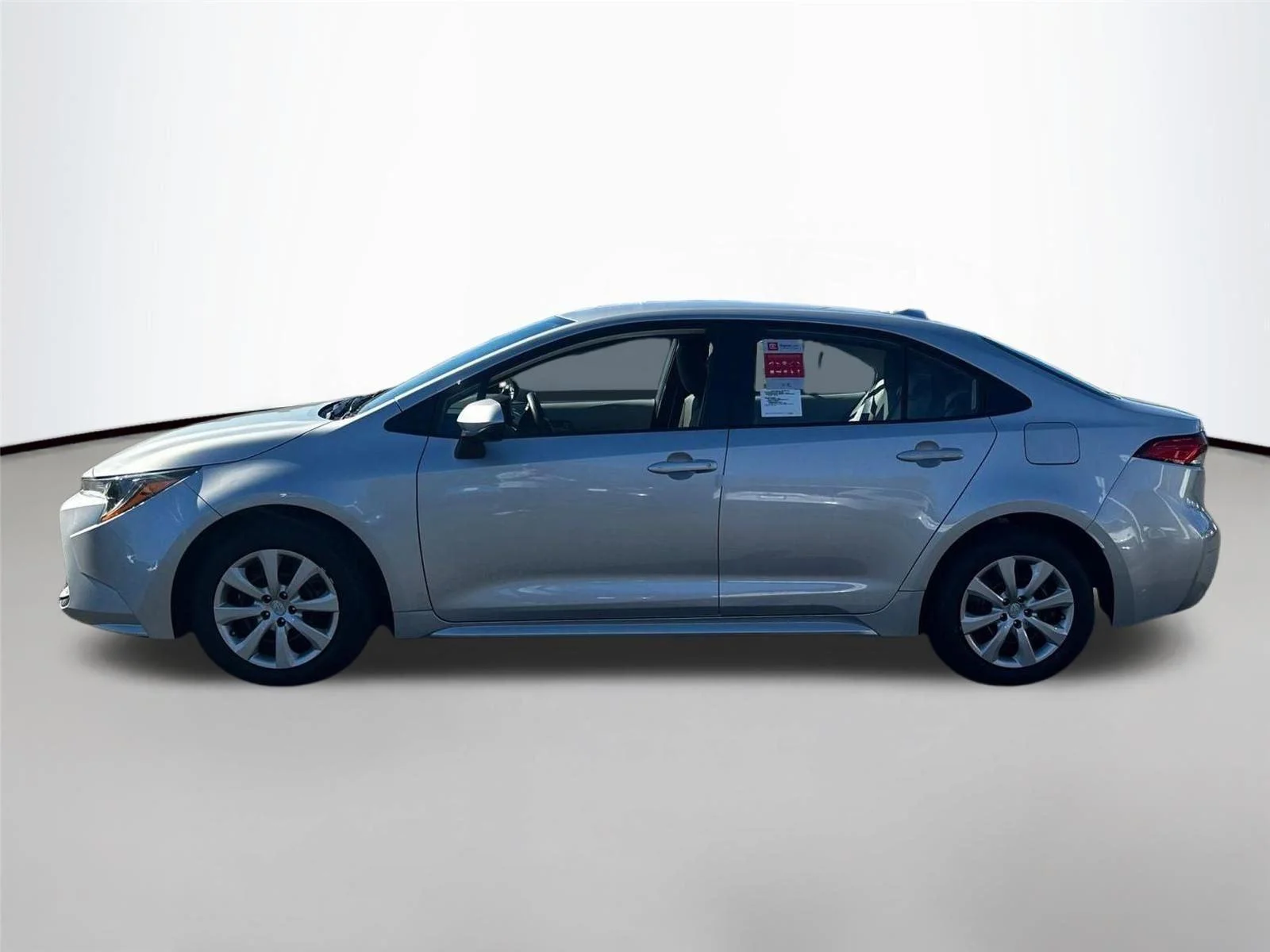 2025 Toyota Corolla LE - Photo 8