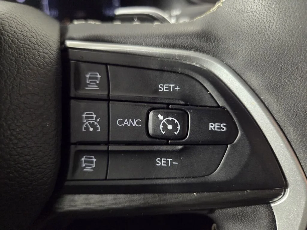 Certified Used 2025 Velvet Red Pearlcoat Jeep Altitude image 19