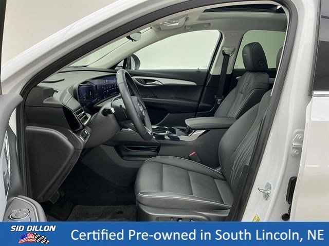 Used 2025 White Frost Tricoat Buick Avenir image 17