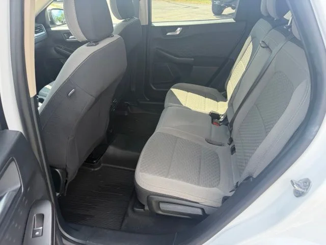 Used 2020 Oxford White Ford SE image 9