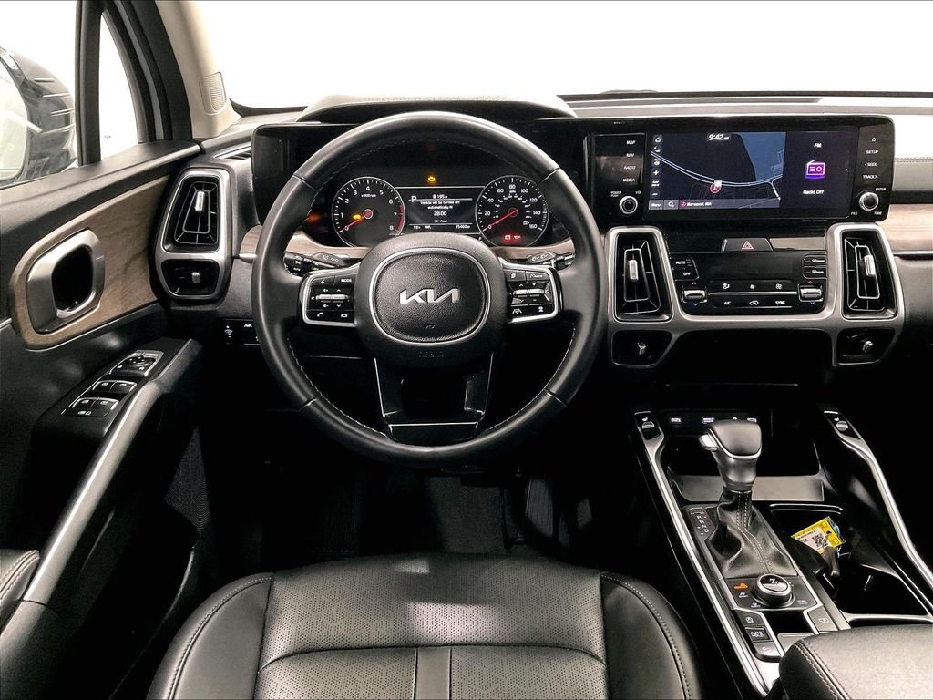 Used 2023 Glacial White Pearl Kia X-Line EX image 18
