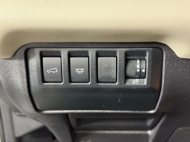 Used 2023 Crystal White Pearl Subaru Limited image 25