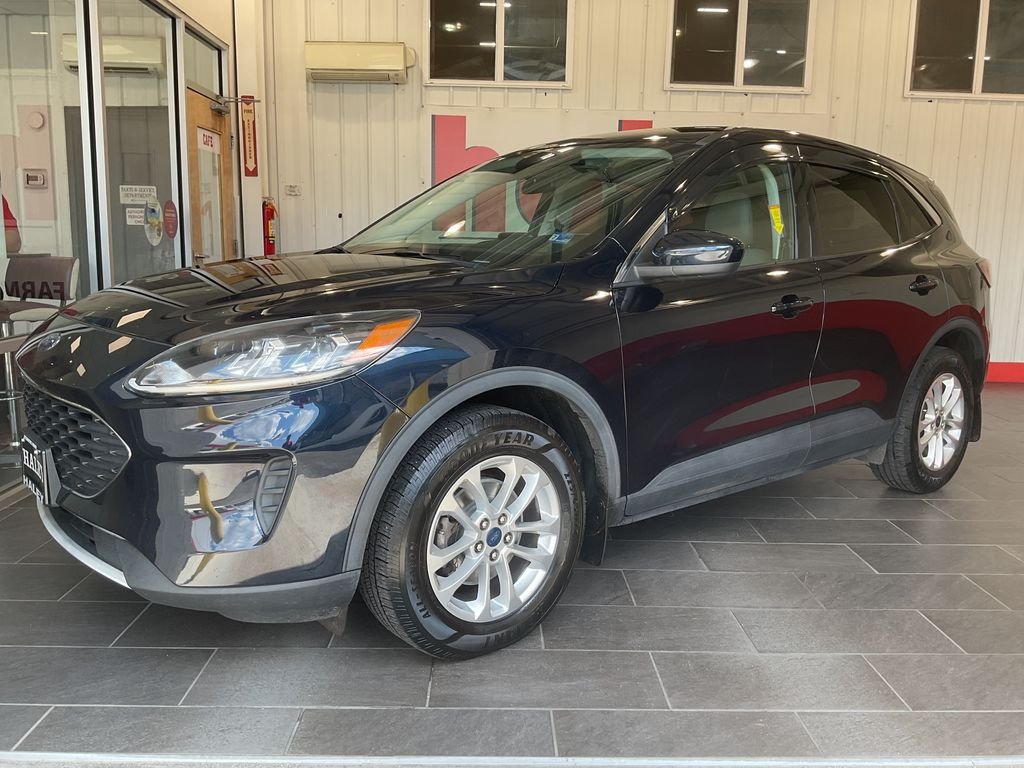 Used 2021 Blue Ford SE image 2