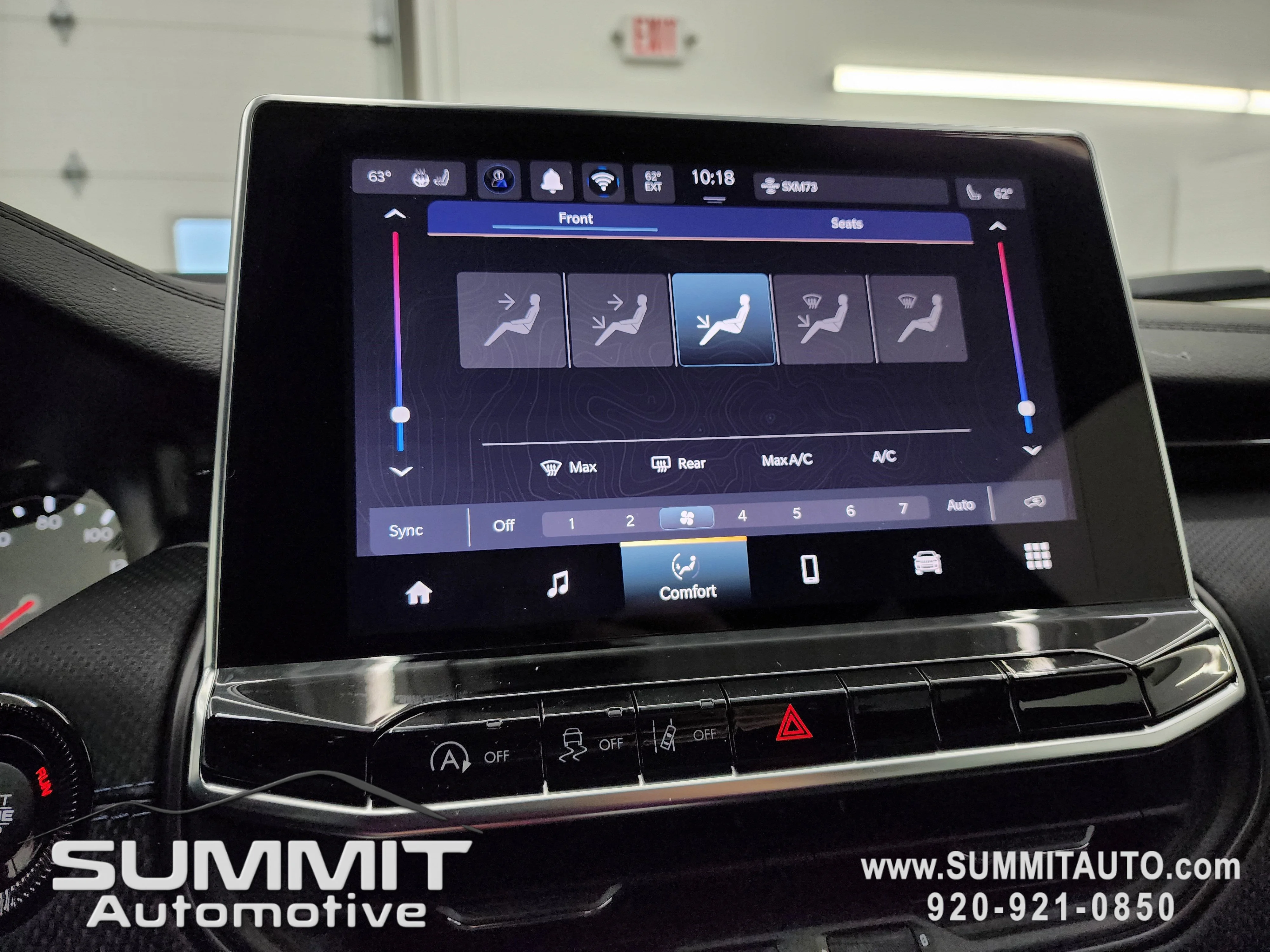 New 2026 Diamond Black Crystal Pearlcoat Jeep Latitude image 49
