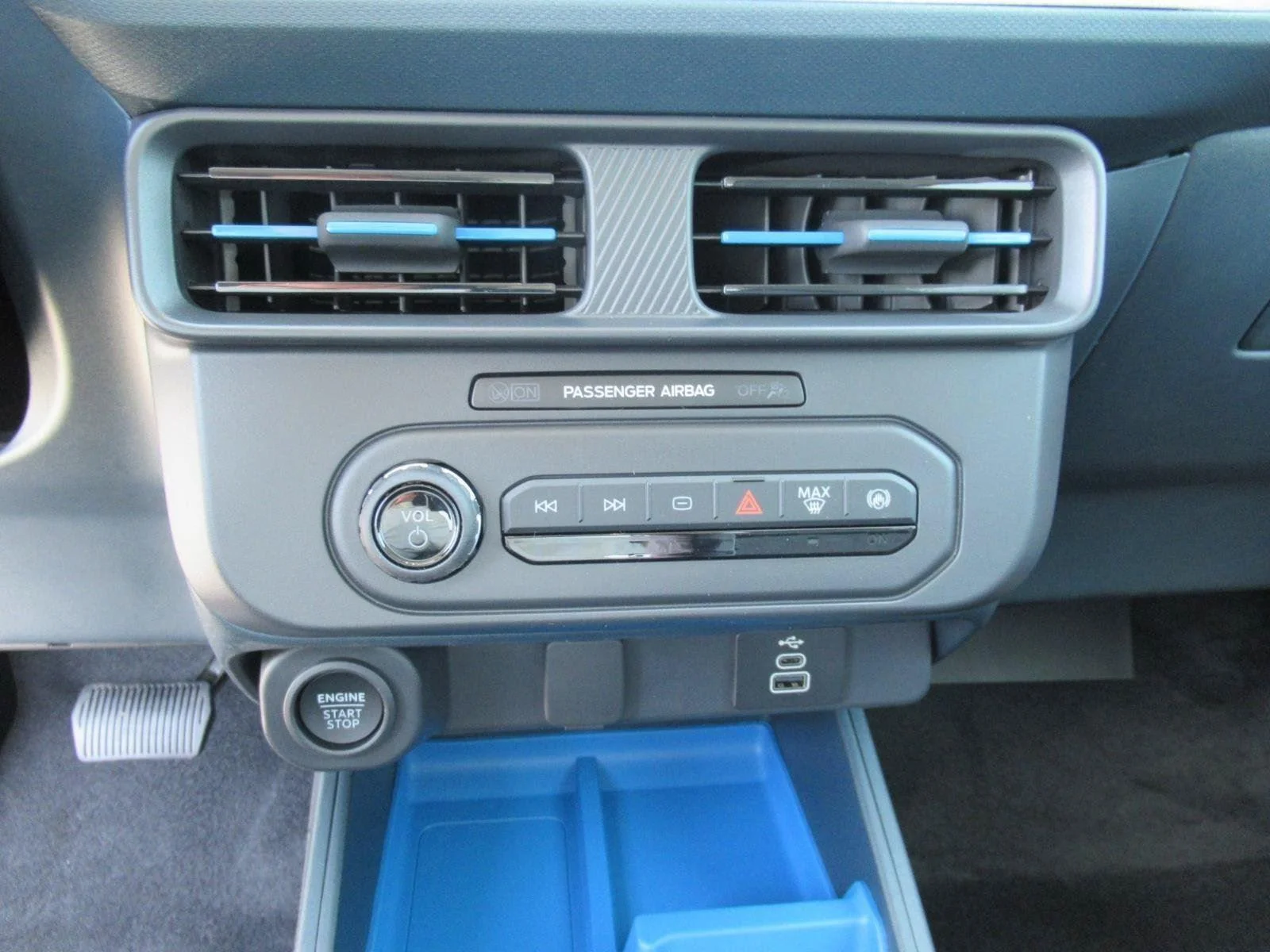 New 2026 Oxford White Ford XLT image 25