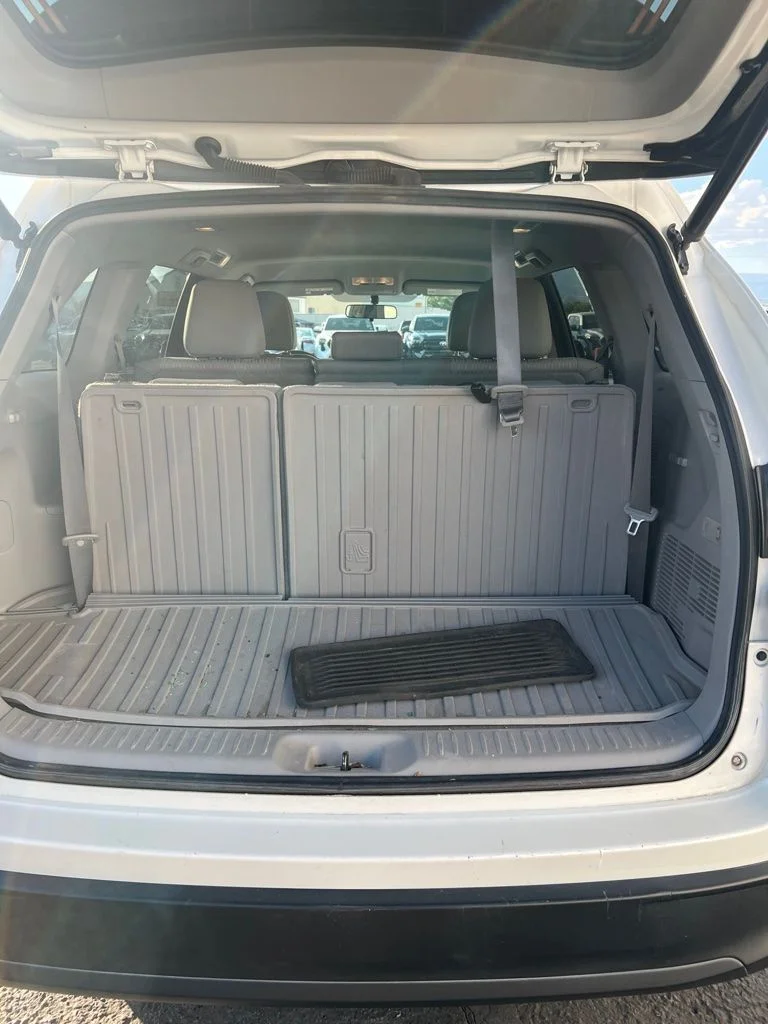 Used 2016 Blizzard Pearl Toyota LE Plus V6 image 8