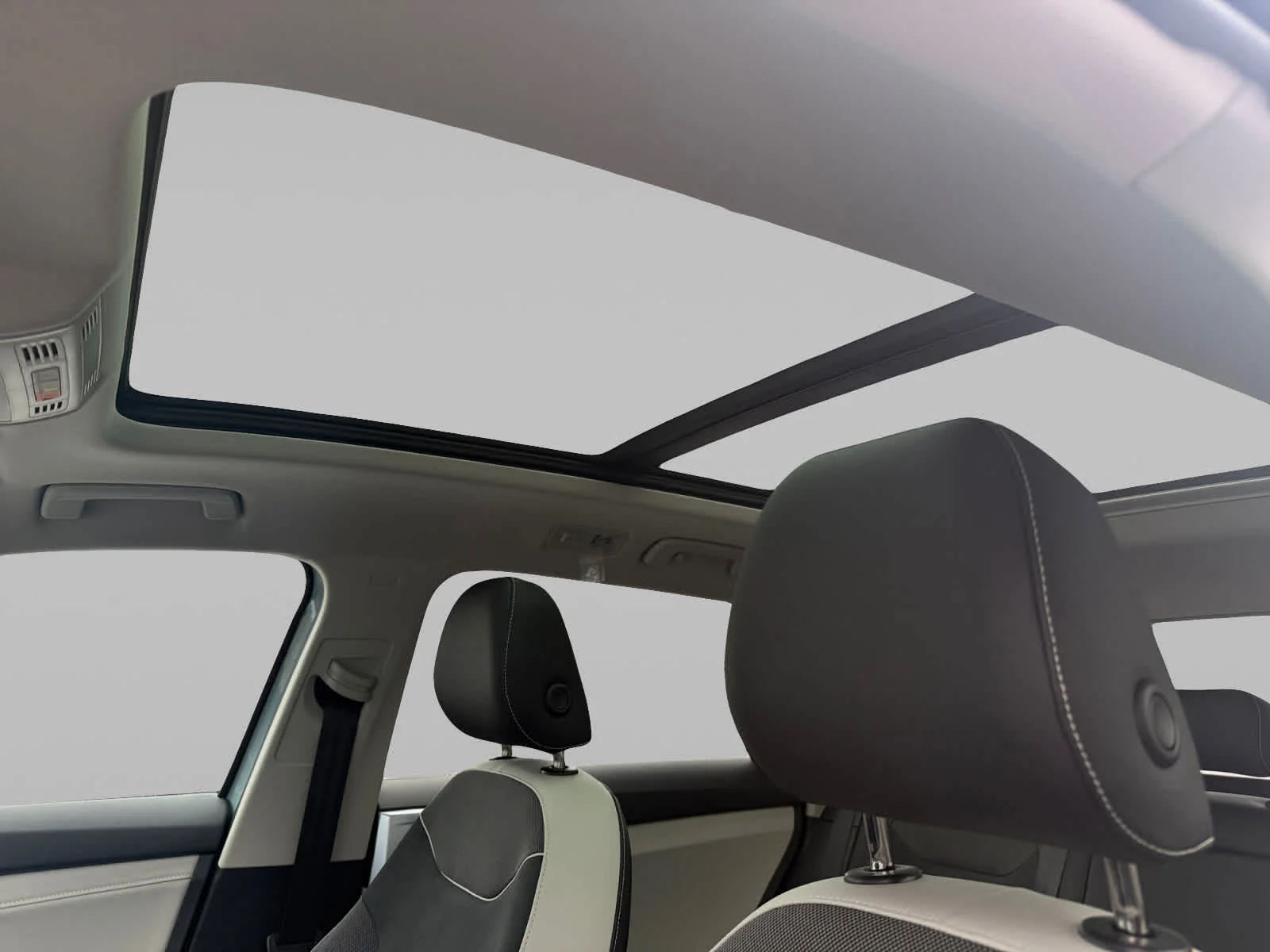 New 2026 Monument Gray Volkswagen SE image 12