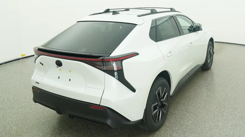 New 2026 Wind Chill Pearl Toyota XLE image 54