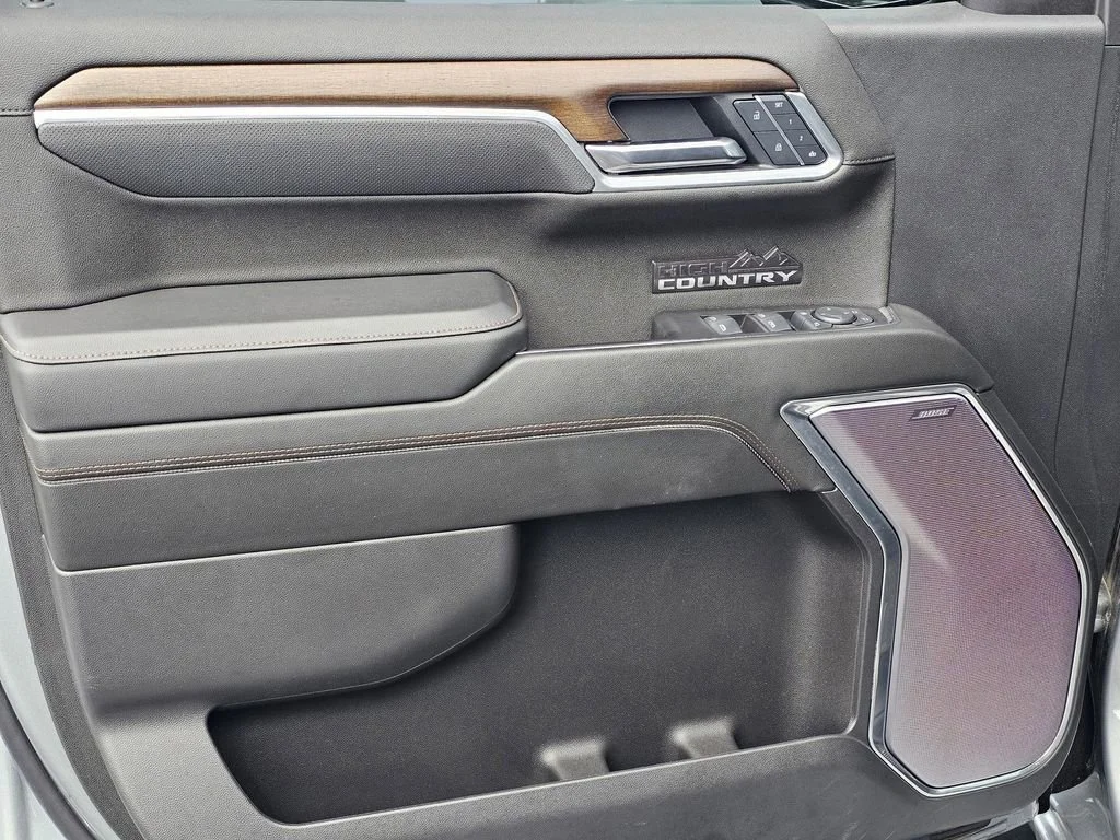 Used 2025 Sterling Gray Metallic Chevrolet High Country image 15