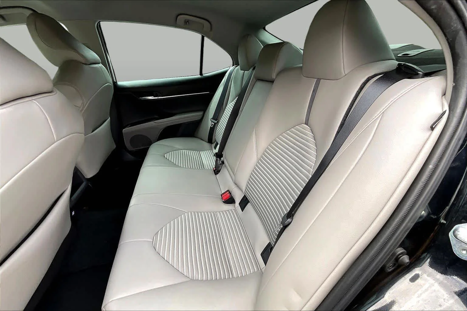 Used 2023 Midnight Black Metallic Toyota SE image 19