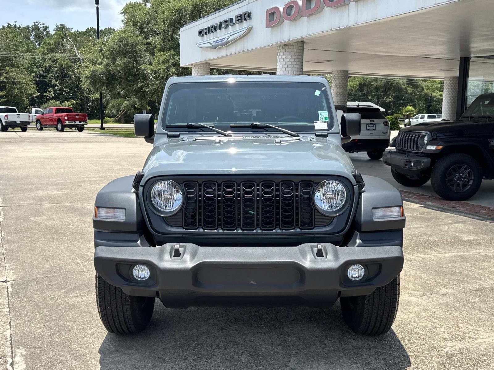 Used 2025 ANVIL CLEARCOAT Jeep Sport image 2