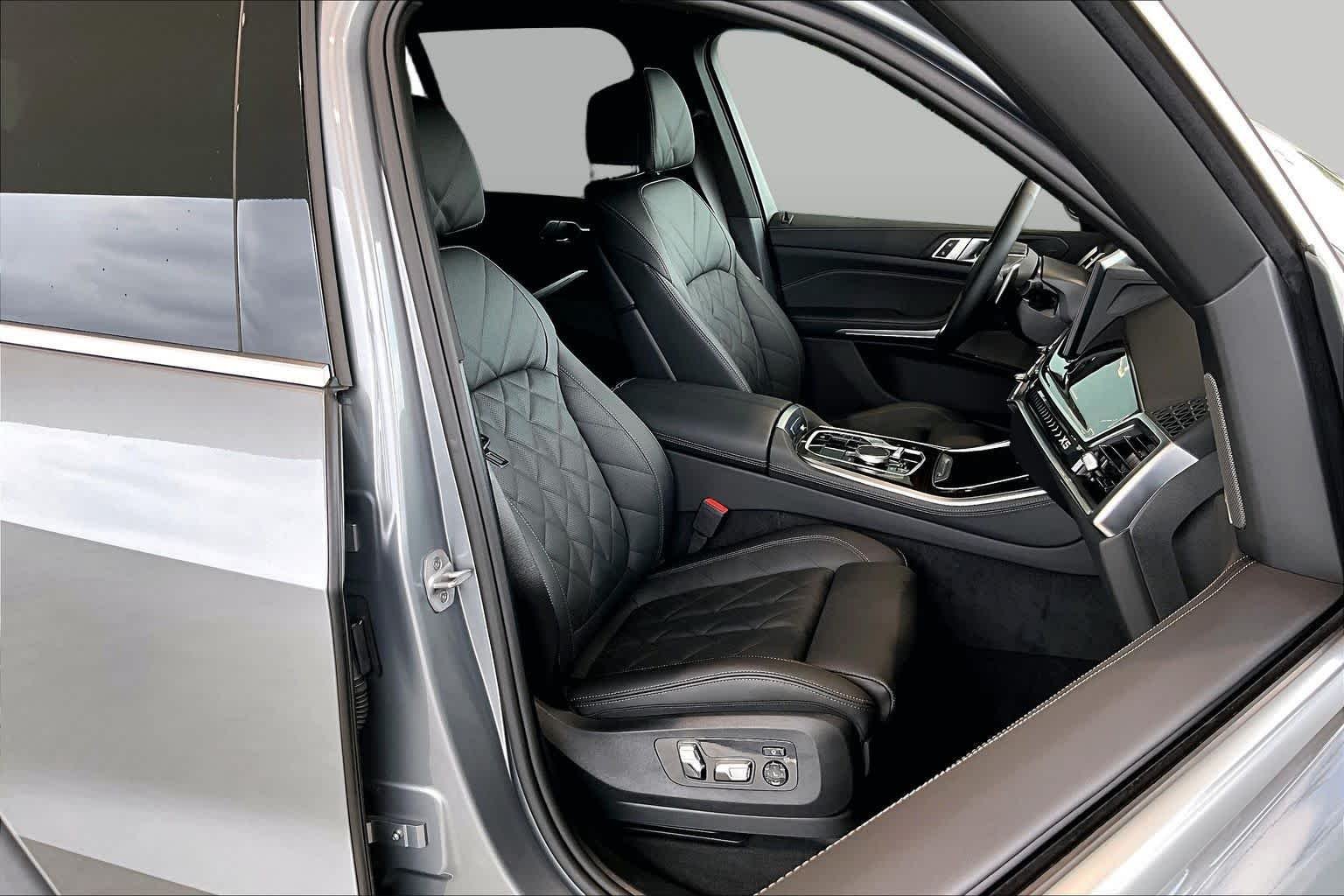 Used 2026 Skyscraper Grey Metallic BMW sDrive40i image 8