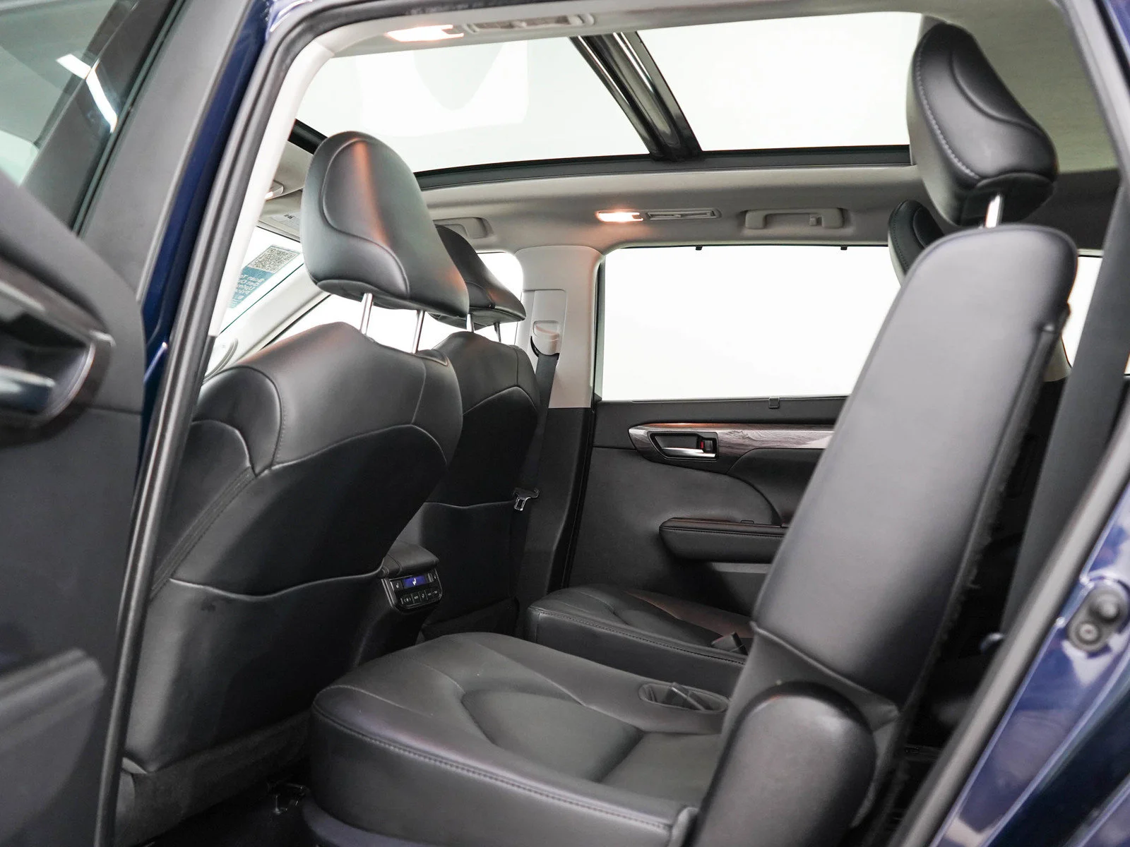 Used 2021 Blue Toyota Hybrid Platinum image 18