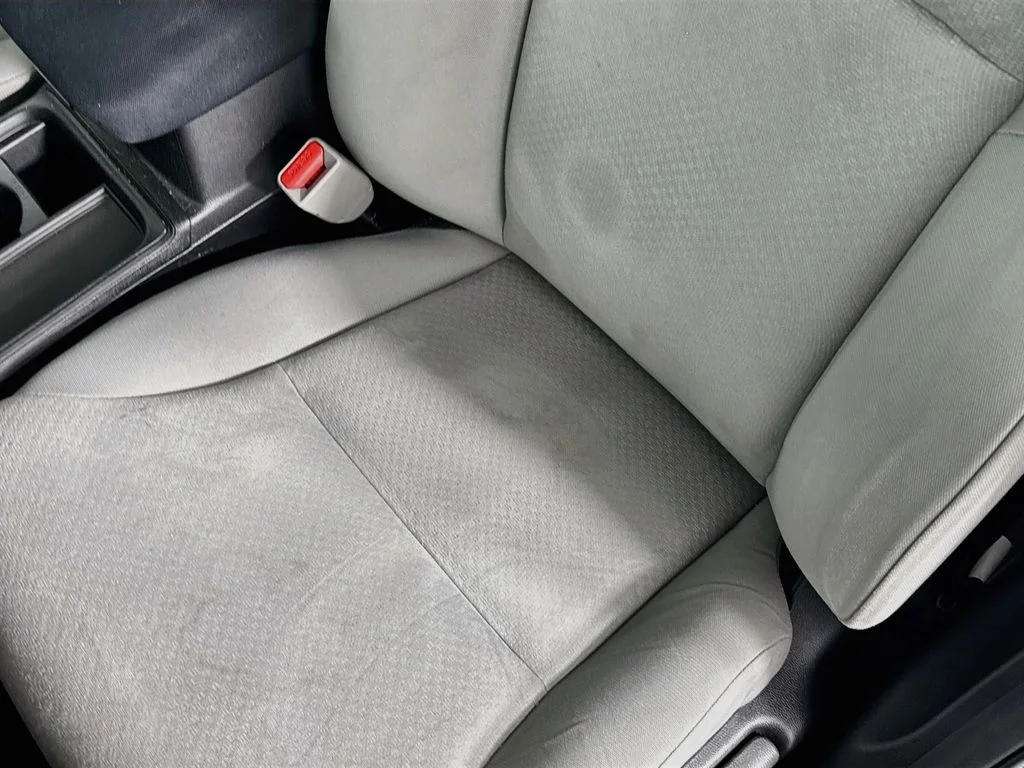 Used 2015 Alabaster Silver Metallic Honda LX image 20