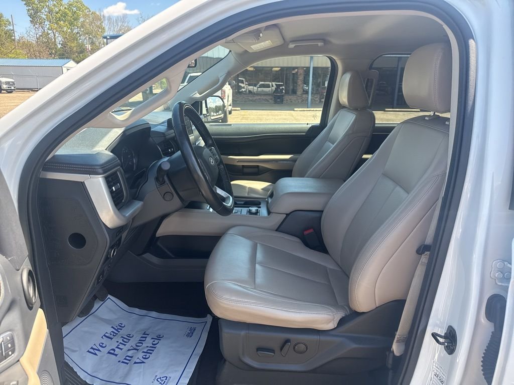 Used 2023 White Ford XLT image 5