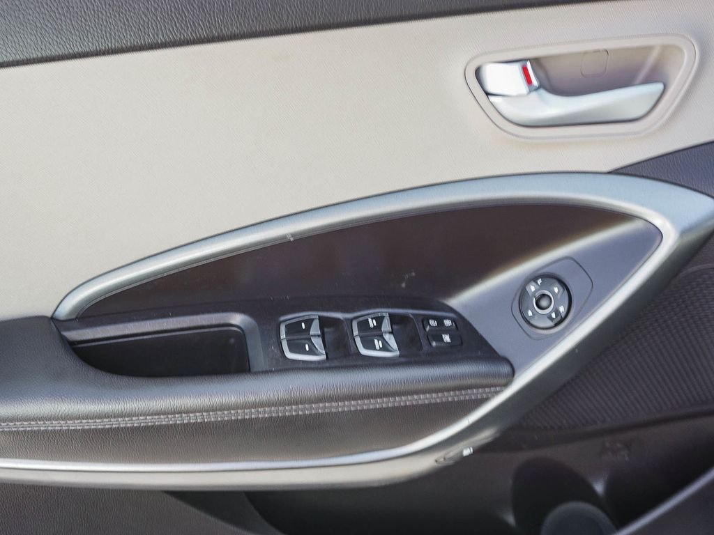 Used 2017 Gray Hyundai 2.4 Base image 18