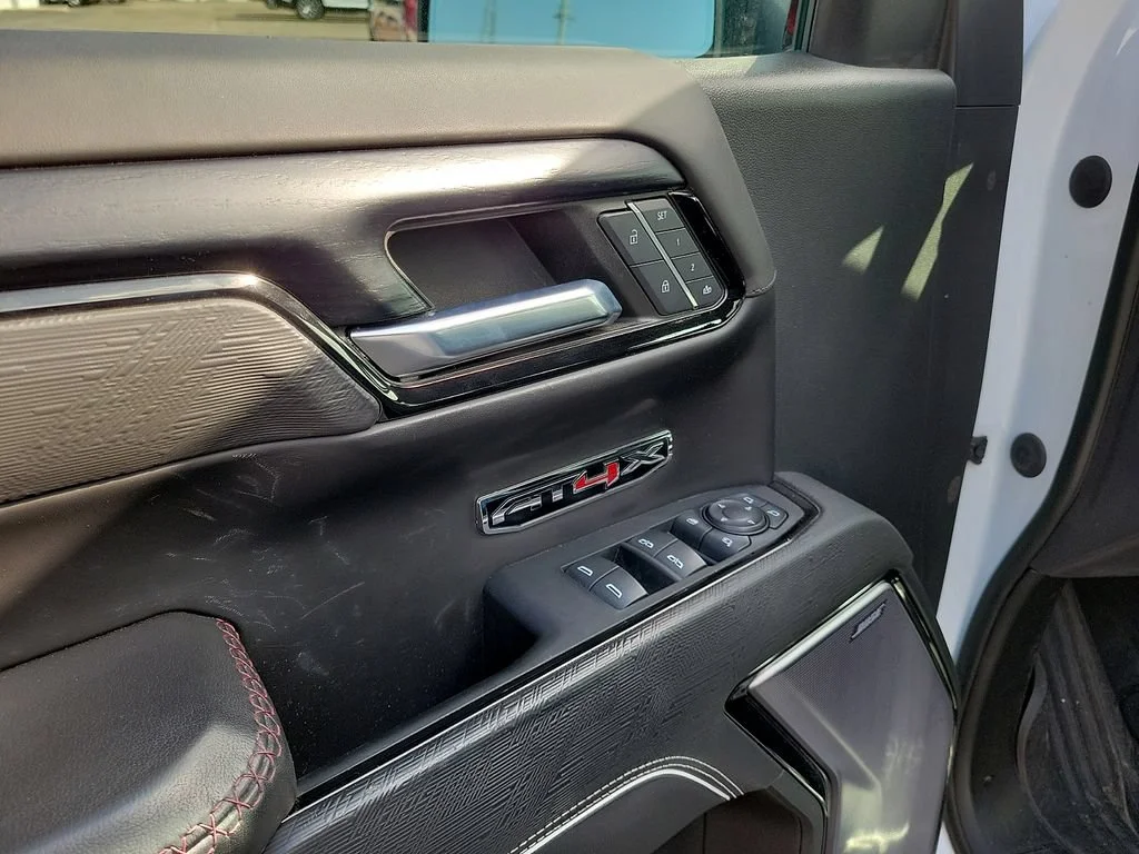 Used 2023 SUMMIT WHITE GMC AT4X image 18
