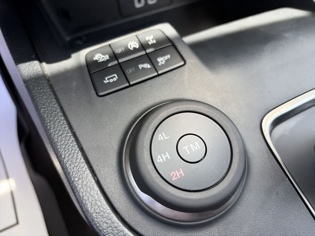 Certified Used 2021 Oxford White Ford Lariat image 27