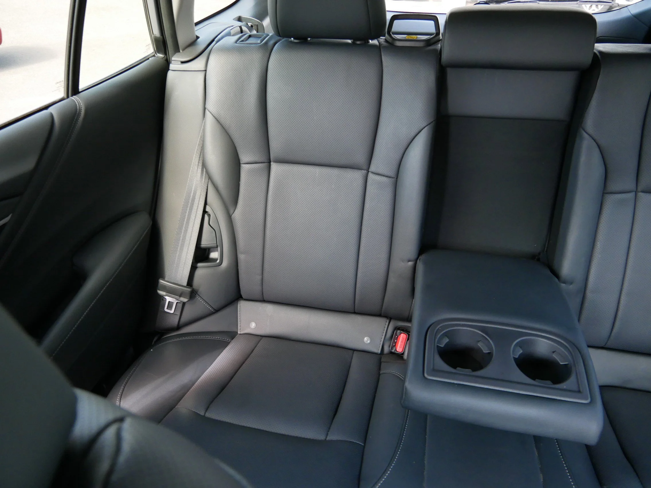 Used 2024 Ice Silver Metallic Subaru Limited image 12