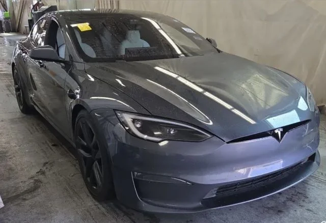 2022 Tesla Model S Long Range's photo