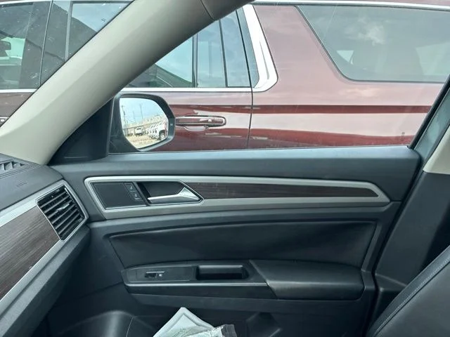Used 2019 Gray Volkswagen SEL image 13