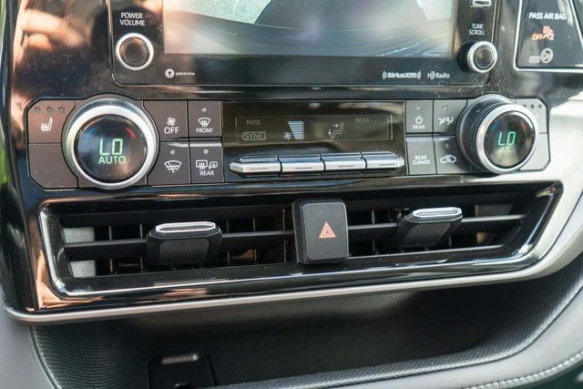 Used 2022 Gray Toyota XLE image 34