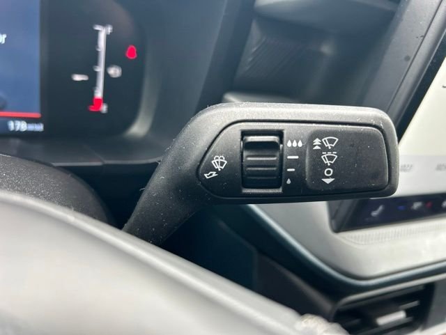 Used 2025 White Ford Lariat image 27